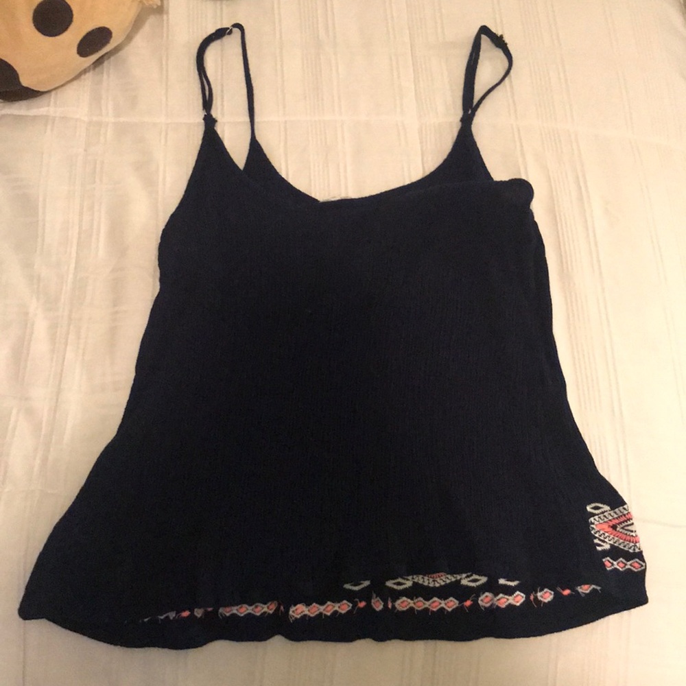 Cute pattern top!! - Picture 2 of 2